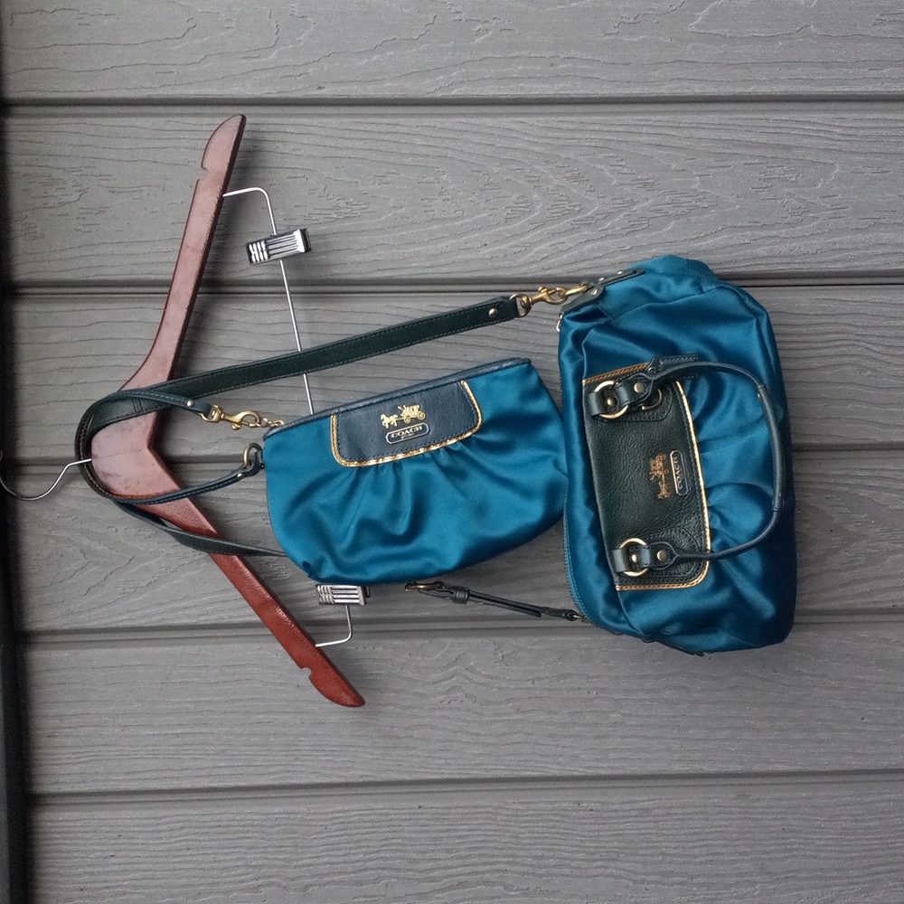 Coach Amanda set